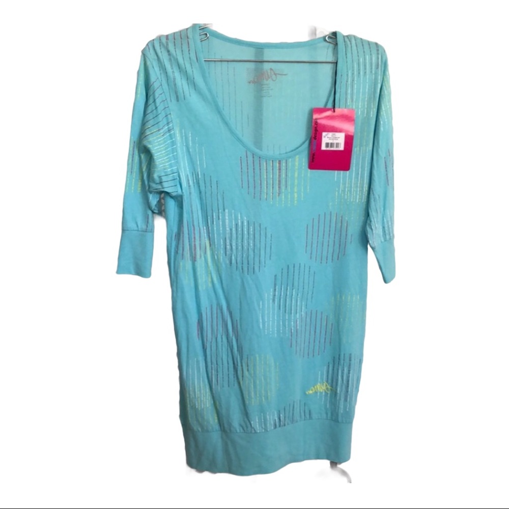 Nomis Poised Top Womens Small Light Blue Graphic Scoop Neck 3/4 Sleeve Tunic NEW
